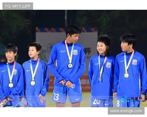 年轻球星爆发带领球队逆转夺冠引燃全国体育激情时刻震撼赛场风云